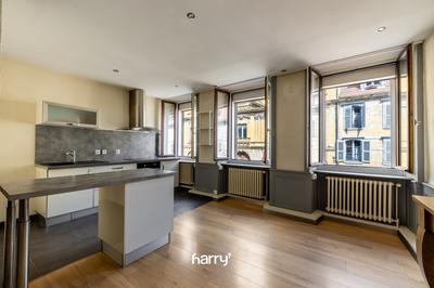 Appartement - 85 m² - 3 pièces