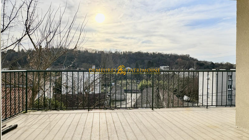 Appartement - 90 m² - 3 pièces