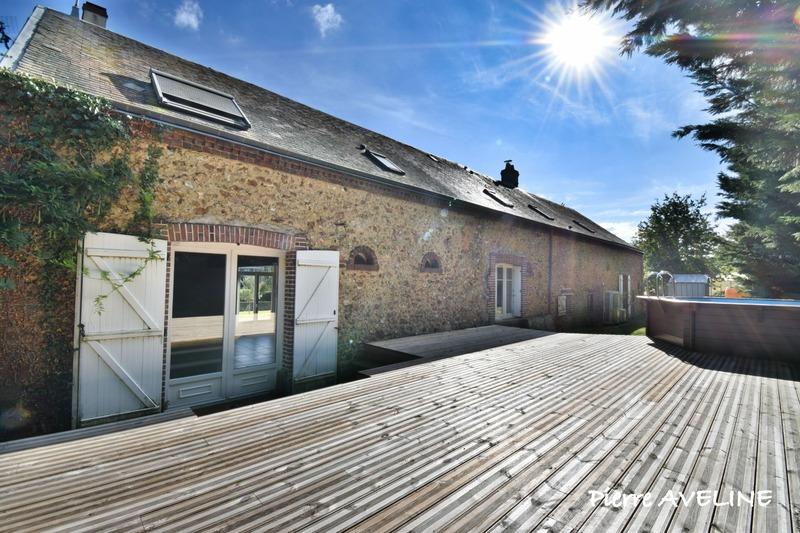 Maison - 242 m² - 7 pièces