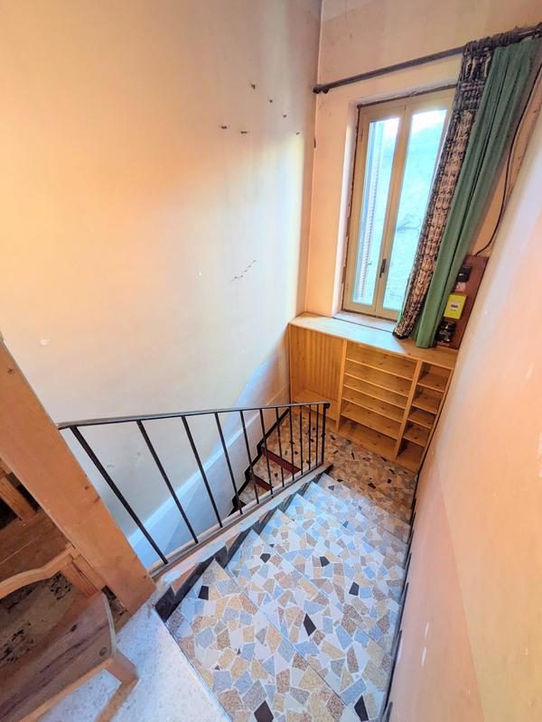 Appartement - 92 m² - 6 pièces