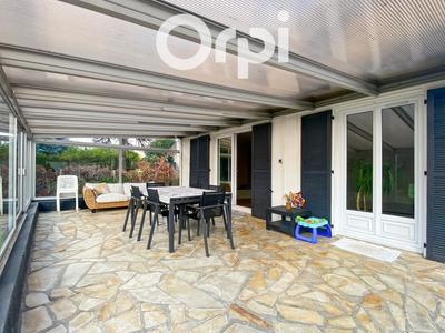 Maison - 137 m² - 7 pièces