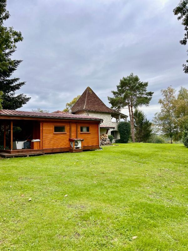 Maison - 270 m² - 8 pièces