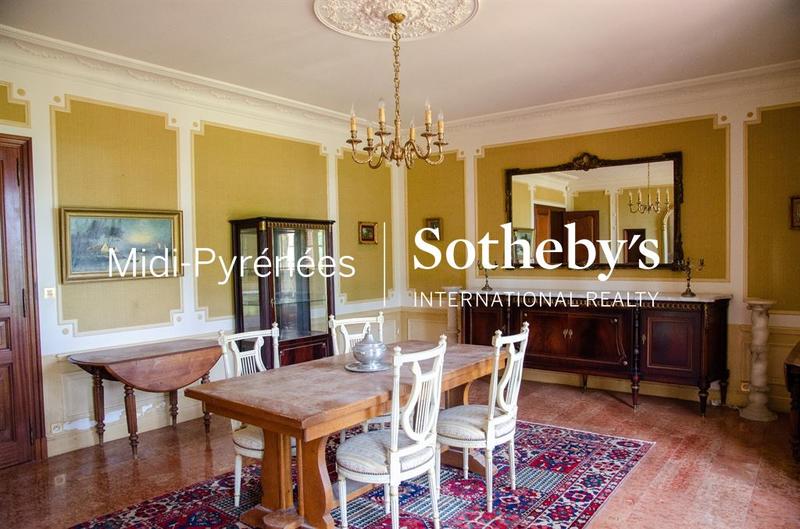 Maison - 550 m² - 20 pièces