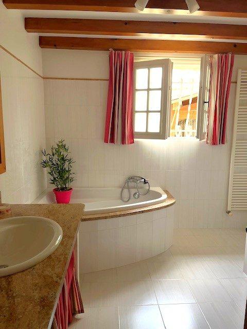 Maison - 231 m² - 8 pièces