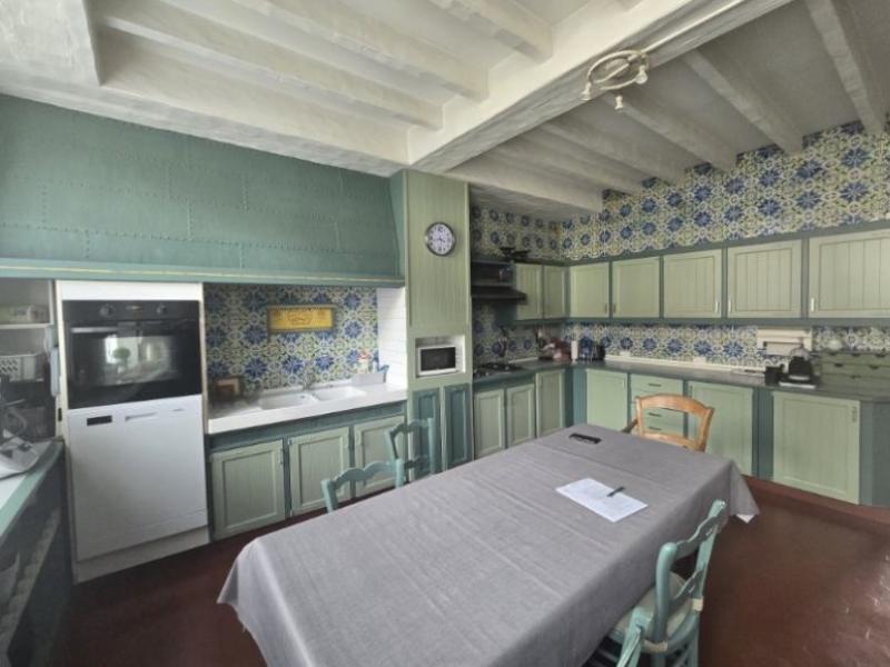 Maison - 365 m² - 16 pièces