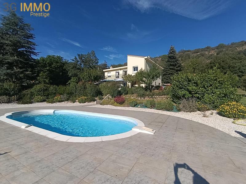 Villa - 247 m² - 8 pièces