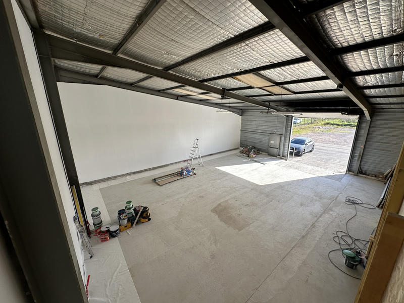 Local d'activités - 235 m²