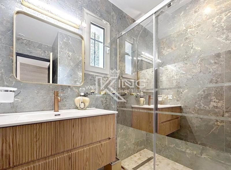 Villa - 220 m² - 7 pièces