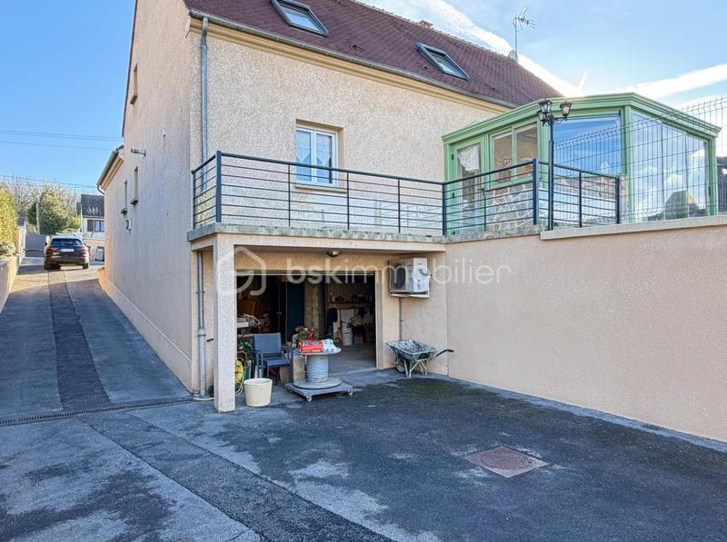 Maison - 205 m² - 8 pièces