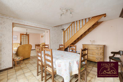 Maison - 185 m² - 8 pièces