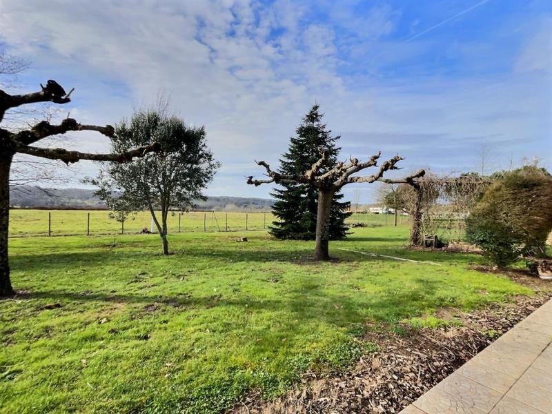 Pavillon - 160 m² - 3 pièces