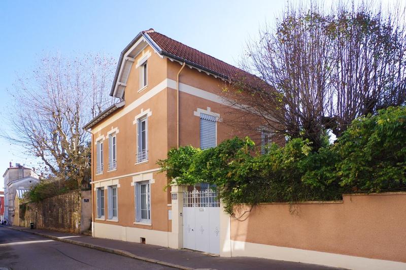 Maison - 175 m² - 8 pièces