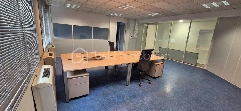 Bureau - 67 m² - 2 pièces