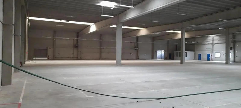 Entrepôt - 6 490 m²