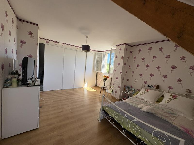 Maison traditionnelle - 173 m² - 5 pièces