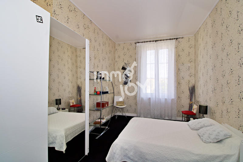 Maison - 201 m² - 6 pièces