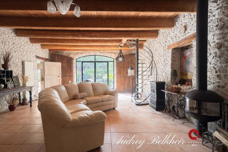 Maison en pierre - 260 m² - 7 pièces