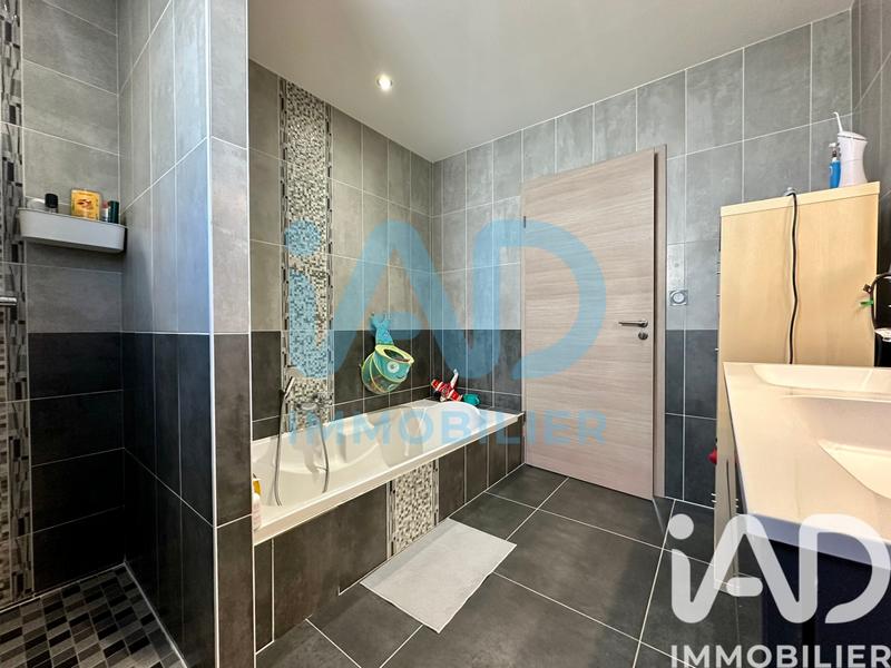 Maison - 98 m² - 4 pièces