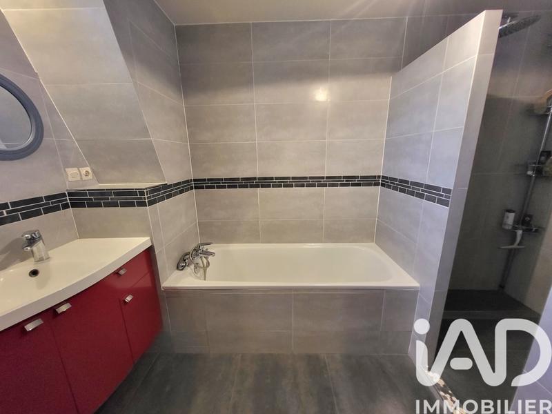 Maison - 180 m² - 8 pièces