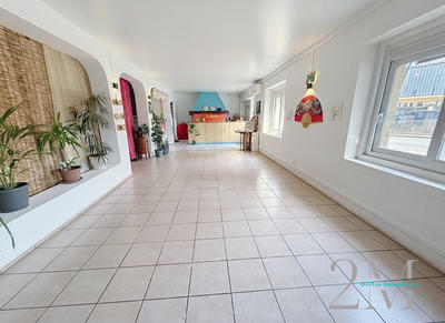 Local commercial - 215 m² - 4 pièces