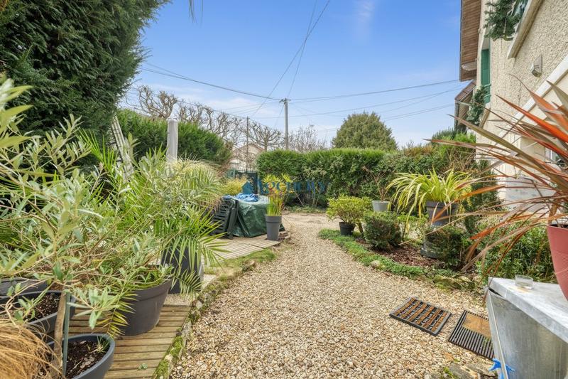 Maison - 137 m² - 6 pièces