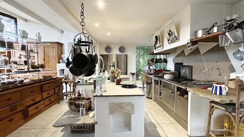 Propriété - 500 m² - 8 pièces