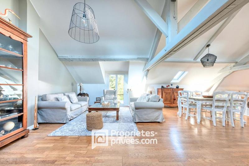 Maison - 183 m² - 9 pièces