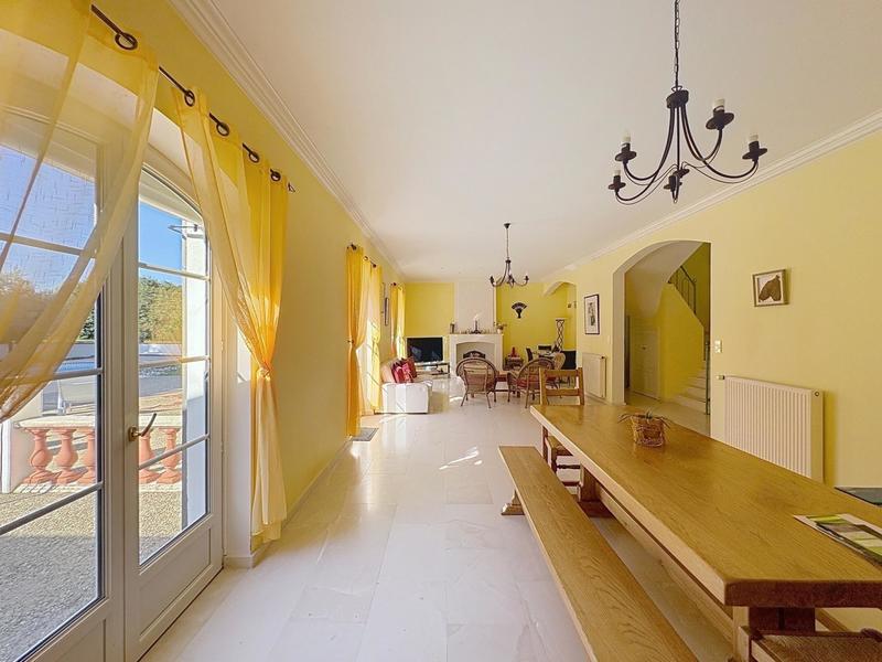 Villa - 200 m² - 7 pièces