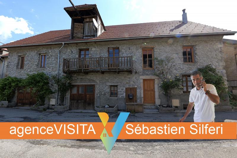 Maison - 320 m² - 3 pièces