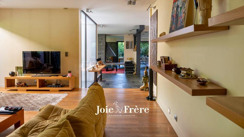 Maison ancienne - 366 m² - 7 pièces