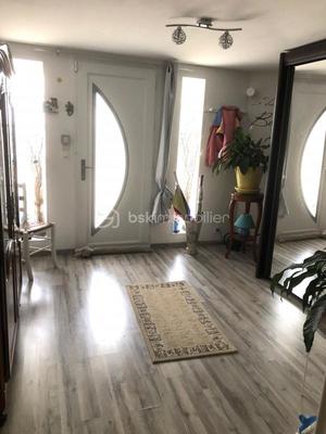 Maison traditionnelle - 95 m² - 4 pièces