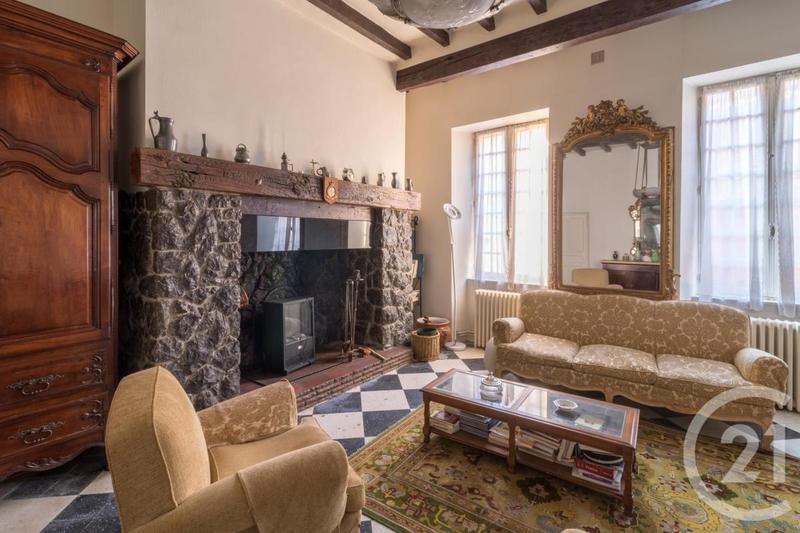 Maison ancienne - 257 m² - 7 pièces