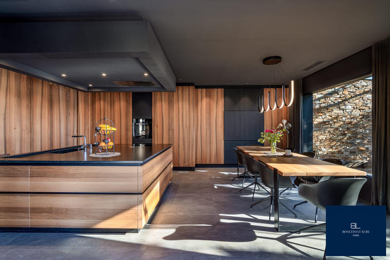 Maison contemporaine - 218 m² - 6 pièces