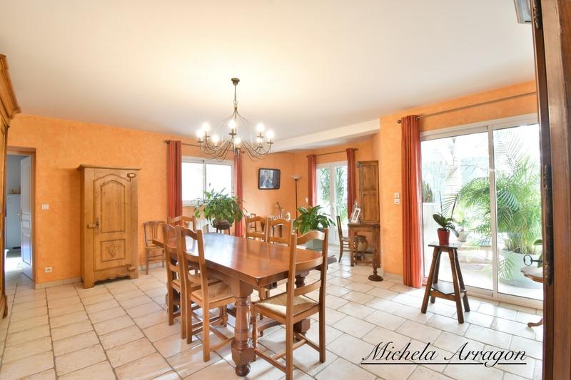 Maison - 188 m² - 9 pièces