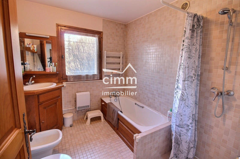 Châlet - 225 m² - 6 pièces