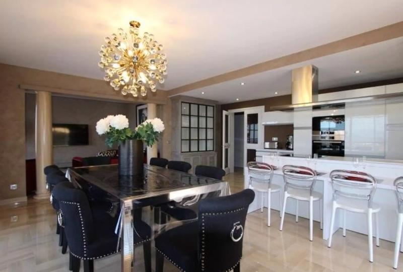 Appartement - 187 m² - 6 pièces