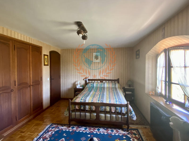 Maison - 420 m² - 17 pièces