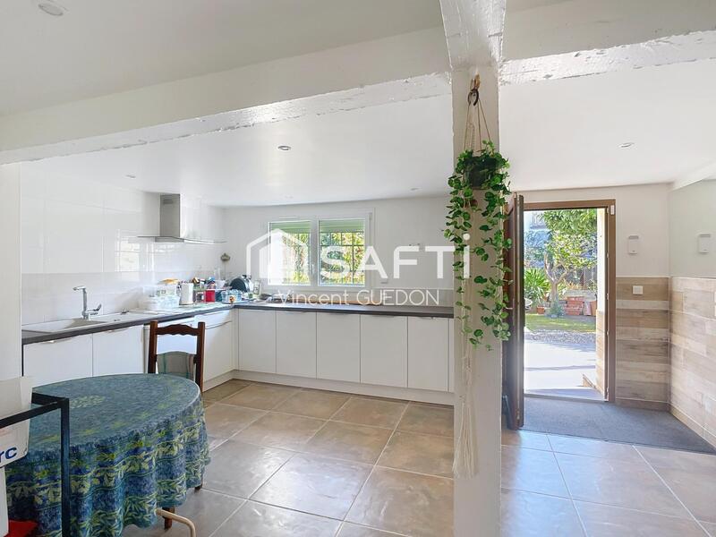 Maison - 99 m² - 5 pièces