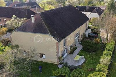 Maison traditionnelle - 223 m² - 10 pièces