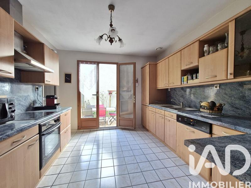 Maison - 90 m² - 5 pièces