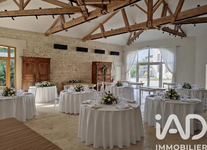 Maison - 940 m² - 23 pièces