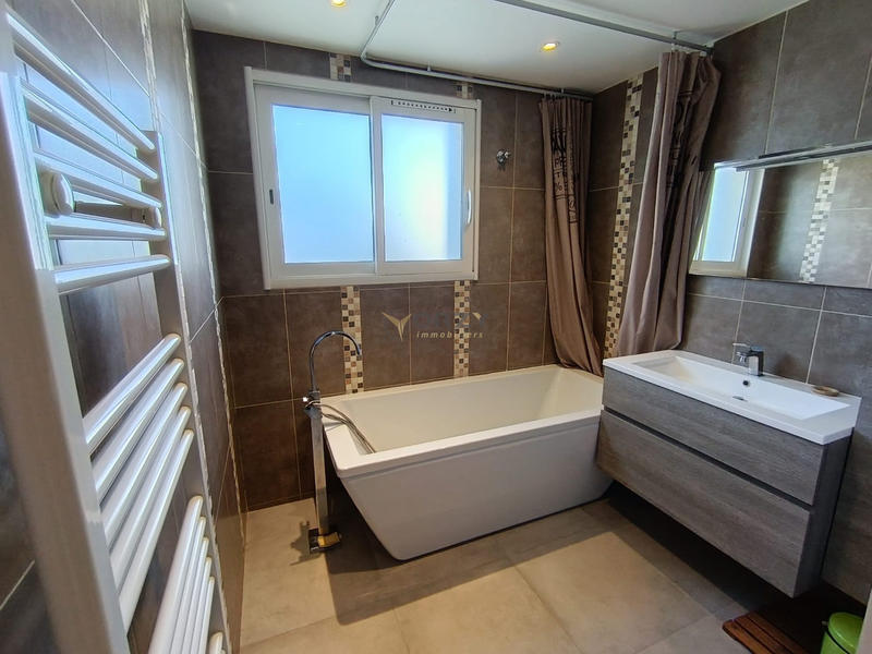 Maison contemporaine - 117 m² - 4 pièces