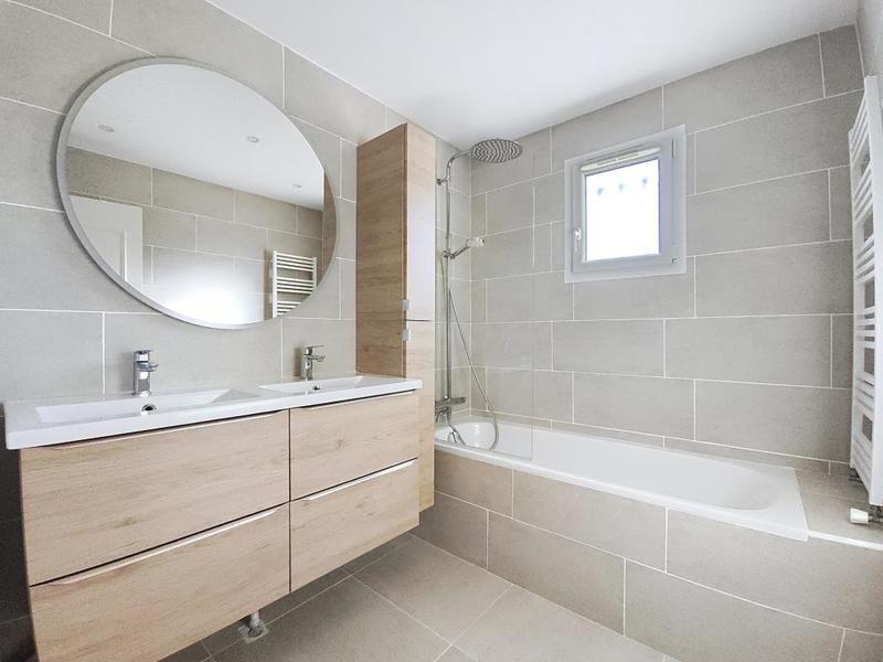 Pavillon - 75 m² - 4 pièces