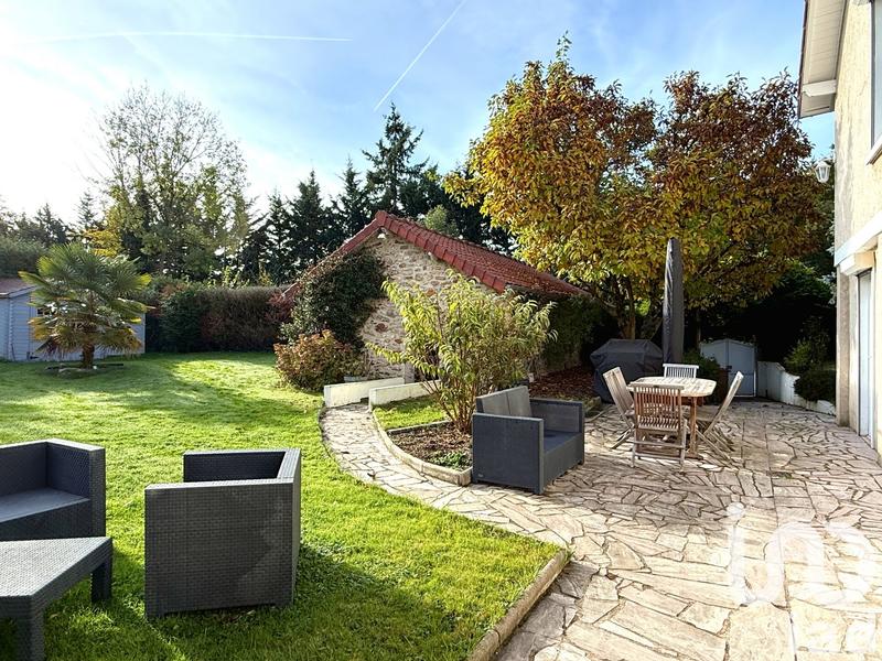 Maison - 180 m² - 7 pièces