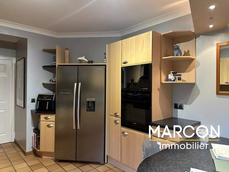 Propriété - 174 m² - 11 pièces