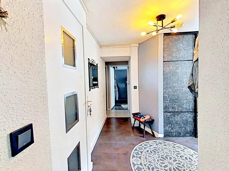 Appartement - 96 m² - 5 pièces