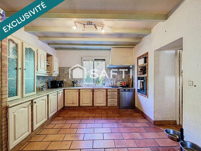 Maison - 245 m² - 8 pièces