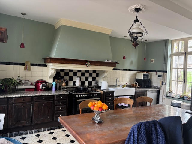 Maison - 297 m² - 8 pièces