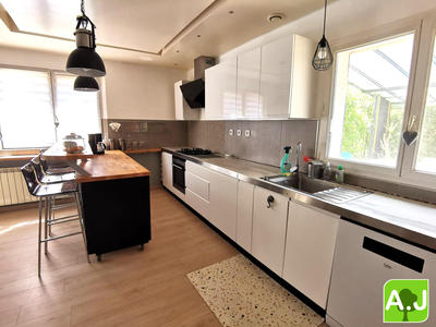 Maison - 109 m² - 6 pièces