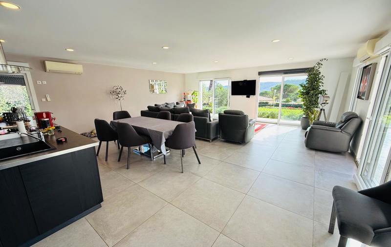 Villa - 208 m² - 4 pièces